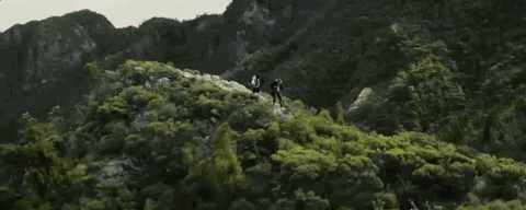 影评:这部小众高分片专治不开心|追捕野蛮人,末路狂花