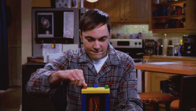 这个人就是长青神剧《生活大爆炸》里风靡万千少女的谢耳朵.