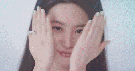 影评:建国后第一次见妖,刘亦菲第一次.|二代妖精