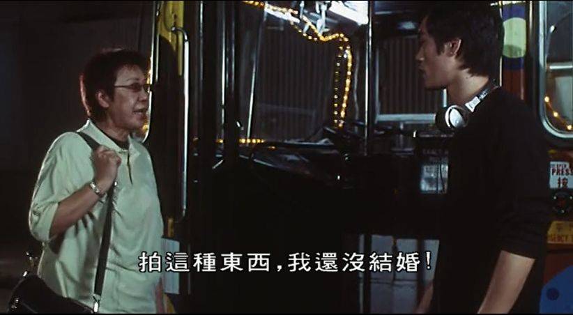 影评 影评内容  一块钱,就帮你解决所有问题,保家卫国,除暴安良!